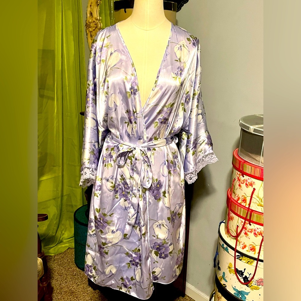 Vintage Gillian & O’Malley Robe